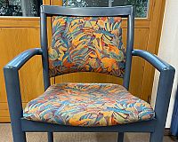Stühle aus Holz blau mit bunter Sitzauflage / Lehne, gesamt 12 Stück